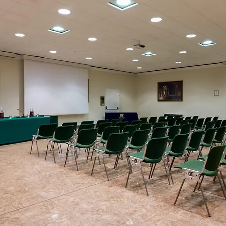 酒店 Royal Centro Congressi 4*