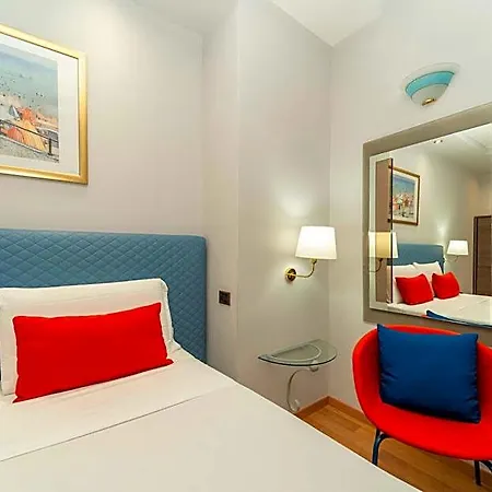 Royal Centro Congressi Hotel 4*