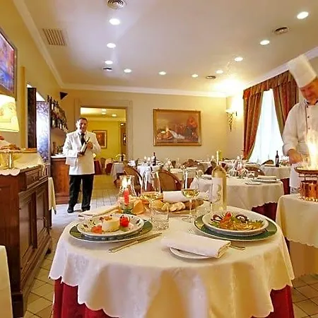 Royal Centro Congressi 4*