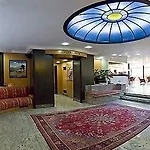 Royal Centro Congressi Otel 4*